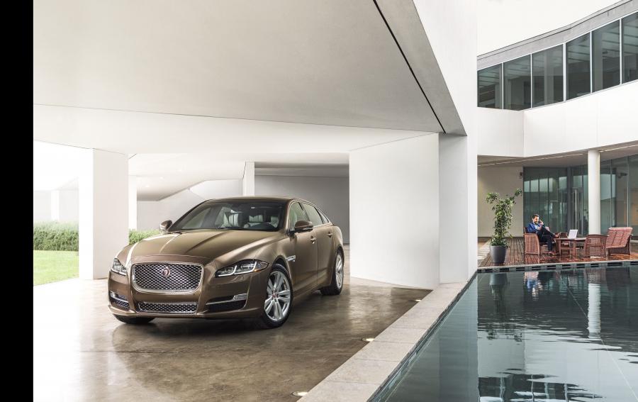  Jaguar XJ Portfolio 2015 года  (фото 6 из 13)